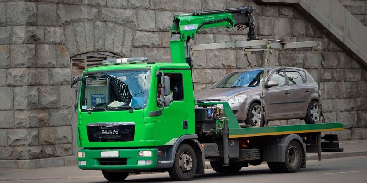 Евакуатор для автомобіля: як вибрати компанію та подати заявку