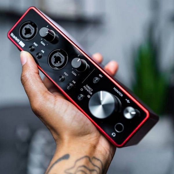 Focusrite Scarlett 2i2: ідеальне рішення для домашньої студії