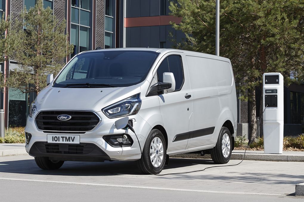 Нові плагін-гібриди - Ford Transit та Tourneo