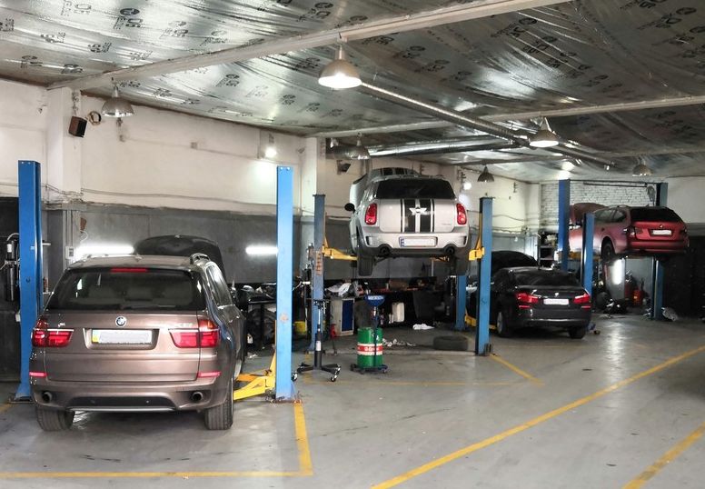 Сто BMW в Киеве: Как выбрать надежный сервисный центр?