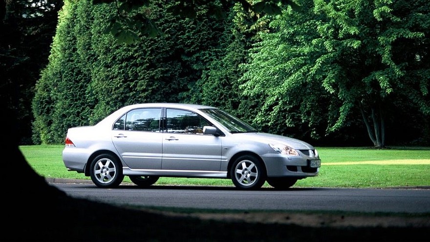 Mitsubishi Lancer IX з пробігом: майже завжди битий кузов і безсмертна електрика