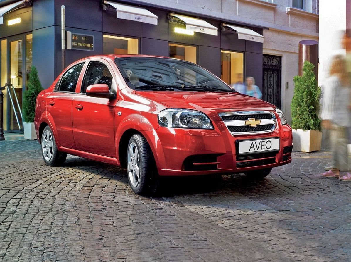 Chevrolet Aveo Т200-250 з пробігом: ніжний метал кузова і сидіння для худеньких