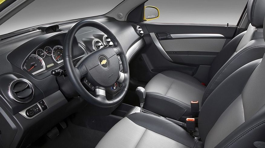 Chevrolet Aveo Т200-250 з пробігом: ніжний метал кузова і сидіння для худеньких