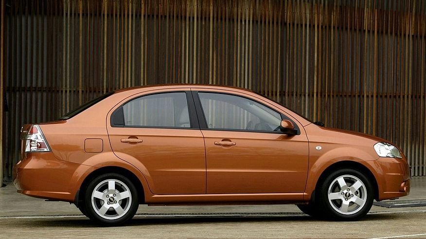 Chevrolet Aveo Т200-250 з пробігом: ніжний метал кузова і сидіння для худеньких