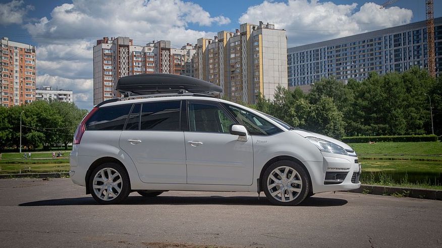 Citroen C4 Picasso з пробігом: дуже дороге лобове скло і мінуси маленького кліренсу