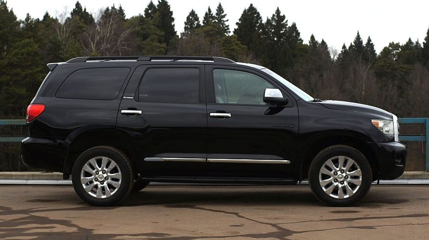 Цукерки: Toyota Sequoia з пробігом 184 тисячі та одним власником у Молдові