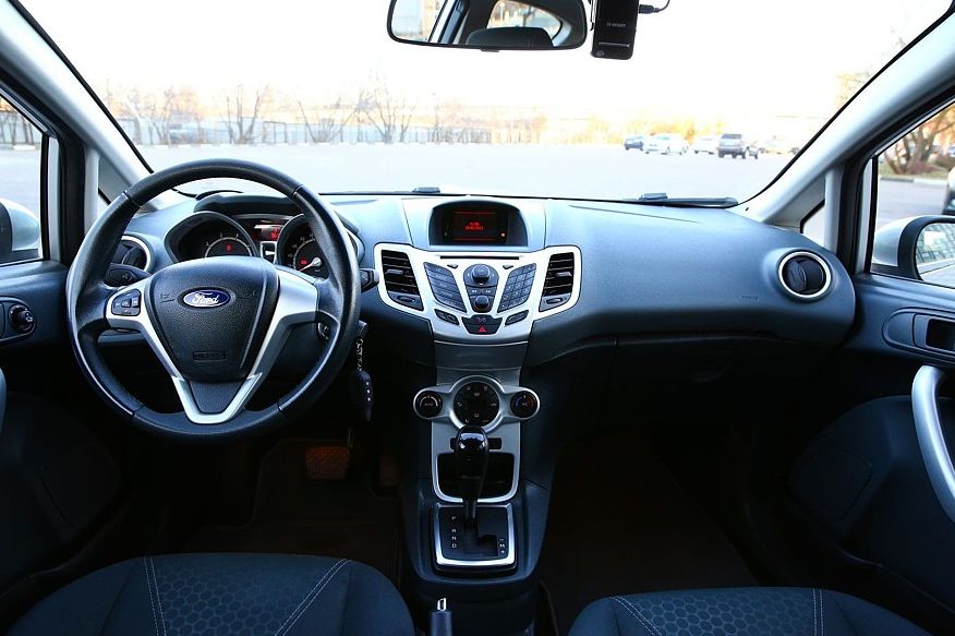 Ford Fiesta VI з пробігом: підвіска радує, а в кузов вкладатися сенсу немає