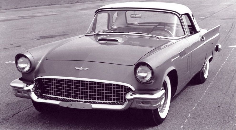 Ford Thunderbird: темний птах із фільму «Ворон»