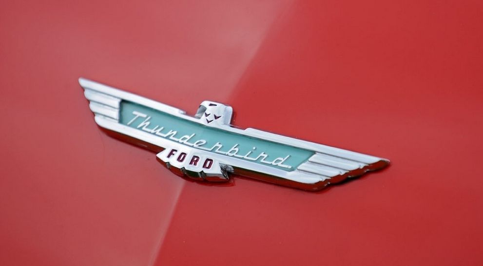 Ford Thunderbird: темний птах із фільму «Ворон»