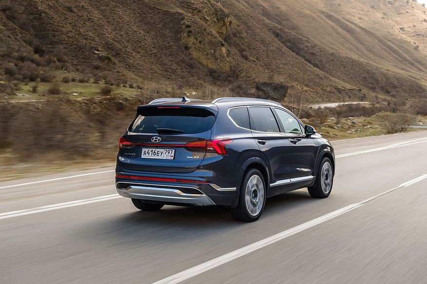 Geely Monjaro чи Hyundai Santa Fe: що і як вигідніше купити та обслуговувати