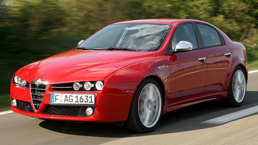 Alfa Romeo 159 з пробігом: шум преміального салону і сльози, що заливають електрику