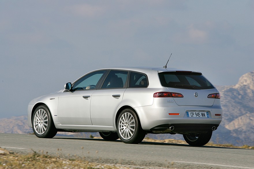 Alfa Romeo 159 з пробігом: шум преміального салону і сльози, що заливають електрику