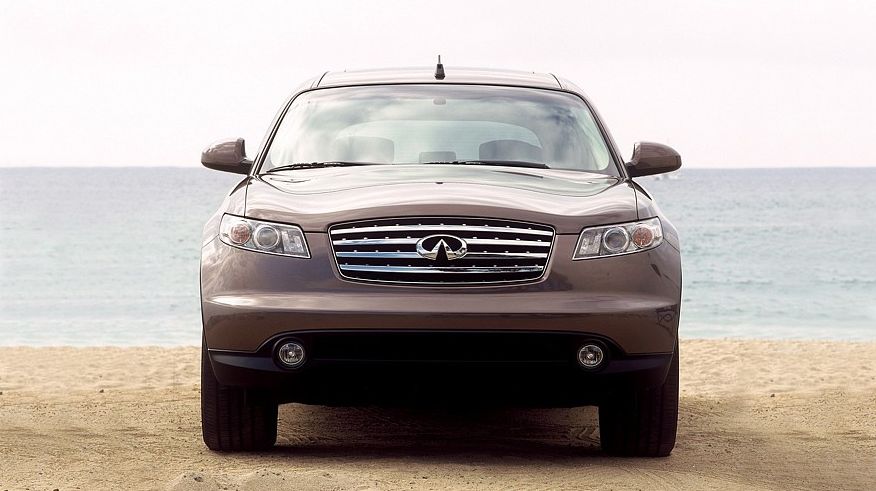 Infiniti FX S50 з пробігом: «черв'яки» центрального замка і «крокодил» у салоні