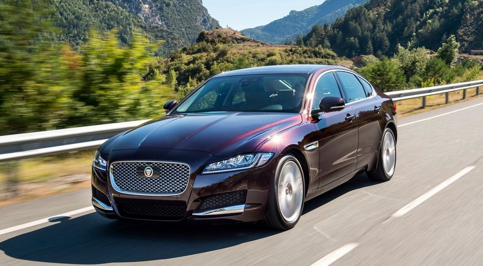 Jaguar XF і компанія: обираємо п'ятиметровий преміум-седан за 3 мільйони лей