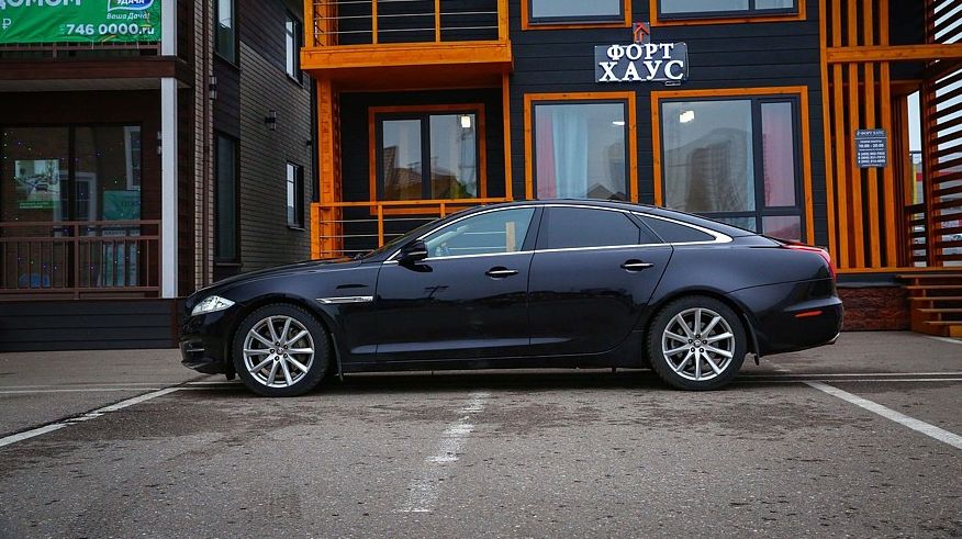 Jaguar XJ X351 з пробігом: стуки в салоні не перемогти, а диски служать менше колодок