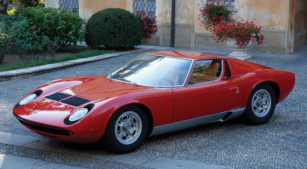 Lamborghini Miura: як побити Ferrari, не відволікаючись на випуск тракторів