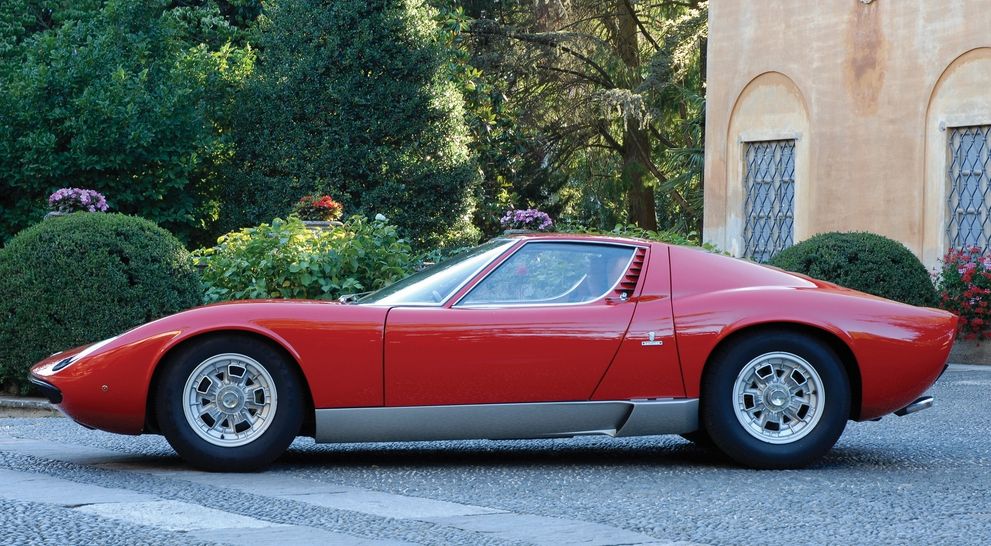 Lamborghini Miura: як побити Ferrari, не відволікаючись на випуск тракторів