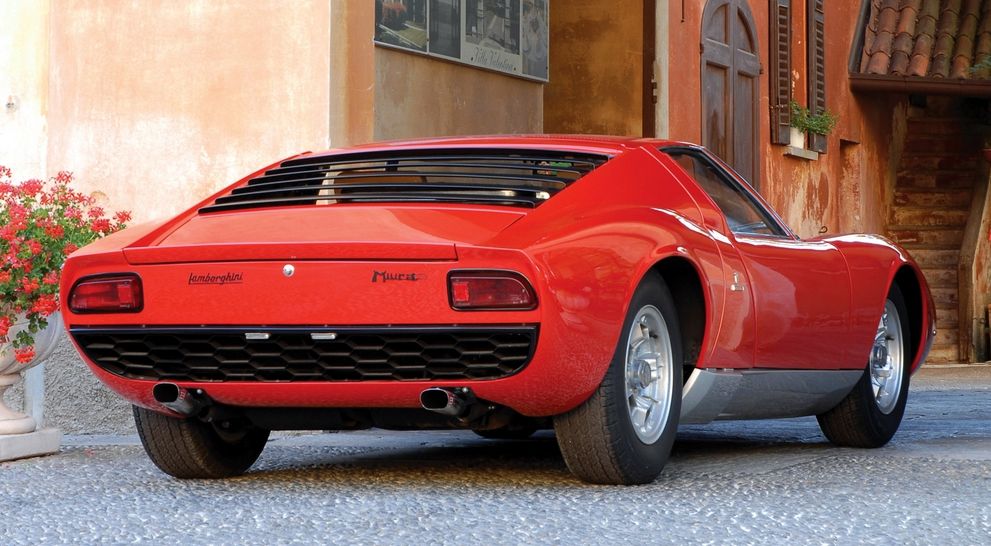 Lamborghini Miura: як побити Ferrari, не відволікаючись на випуск тракторів