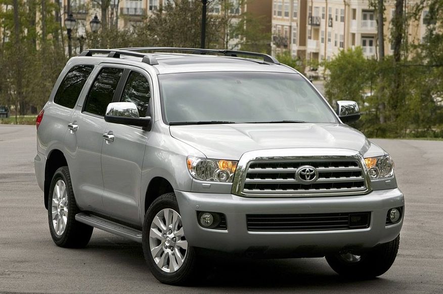 Land Cruiser на стероїдах: чи варто купувати Toyota Sequoia за 2 500 000 лей?