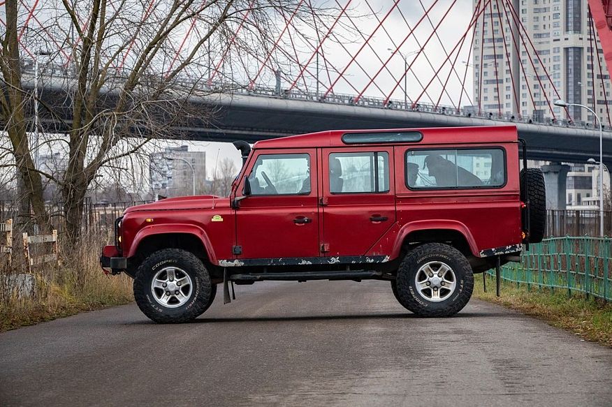 Land Rover Defender з пробігом: кузов негерметичний, алюміній гниє, зате електрика проста