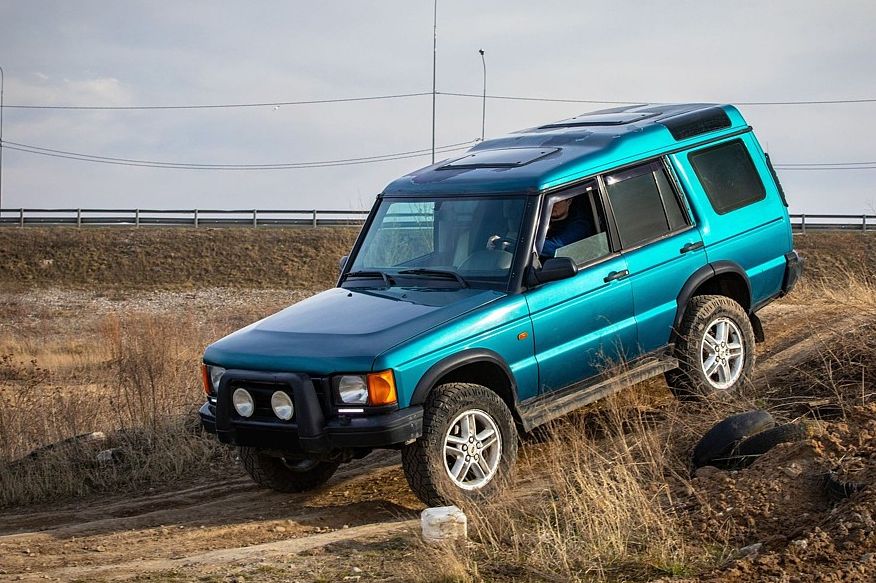 Land Rover Discovery 2 з пробігом: течі звідусіль і не така вже й страшна електрика