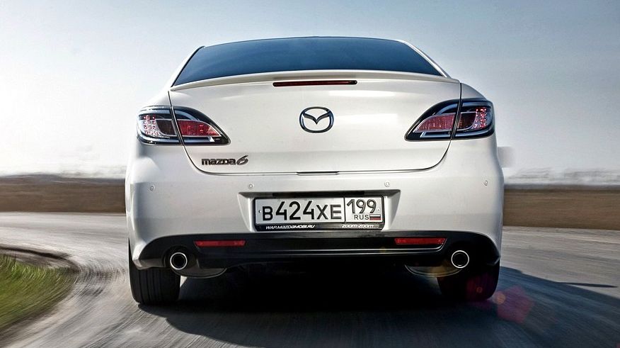 Mazda 6 GH з пробігом: скрип пластикового салону і стукіт електричної рейки