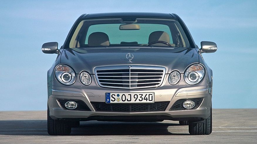 Mercedes-Benz E-Klasse W211 з пробігом: неоцинкований кузов і занадто розумні гальма