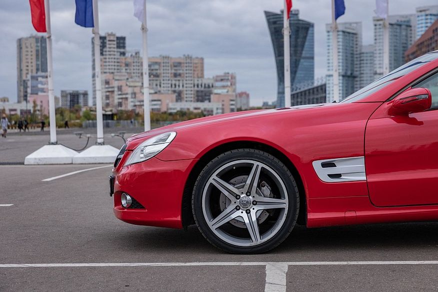 Mercedes-Benz SL V (R230) з пробігом: складнощі SBC, дорога підвіска і морок нових моторів