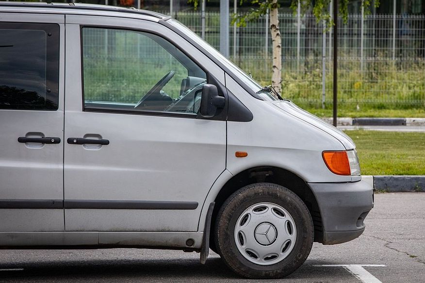 Mercedes Vito W638 з пробігом: кузов приречений згнити, зате салон і електрика радують