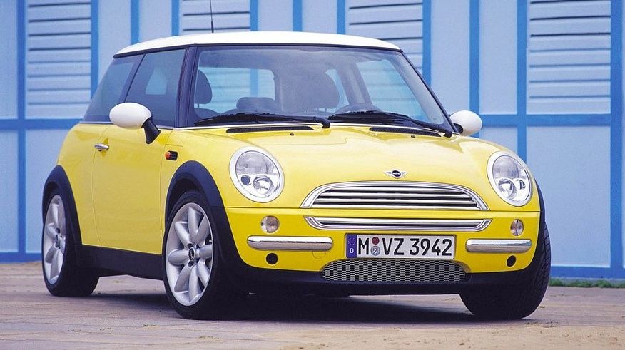 Mini Hatch R50 з пробігом: протікання задніх дверей і картонна стеля