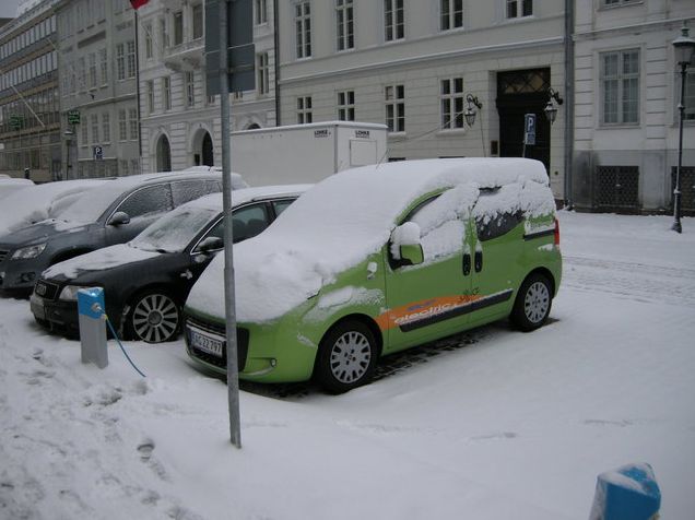 Mitsubishi i-MIEV: життя без бензину та солярки