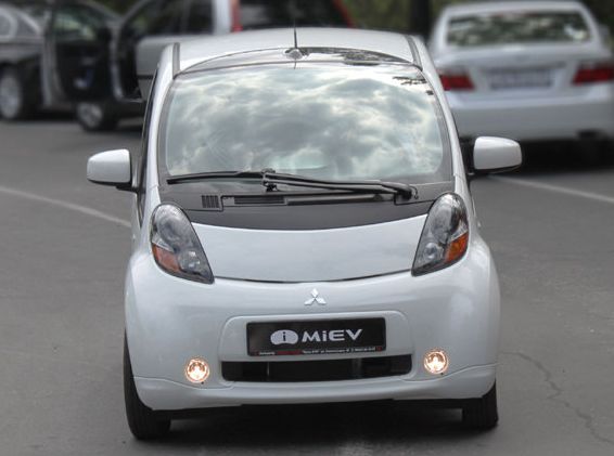 Mitsubishi i-MIEV: життя без бензину та солярки