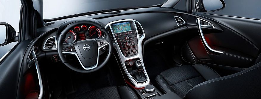 Opel Astra J з пробігом: майже ідеальний кузов і непристойно дорога рульова рейка