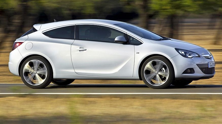 Opel Astra J з пробігом: не зовсім вдалі коробки і зовсім невдалі мотори