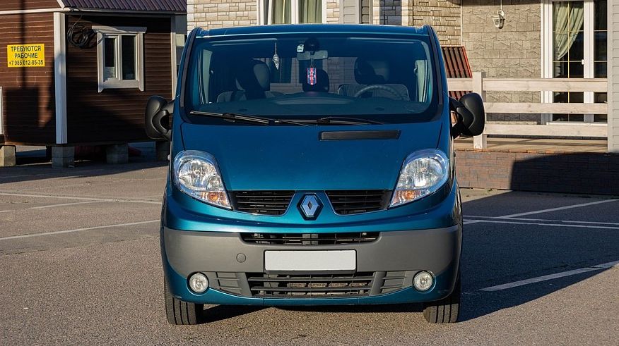 Renault Trafic II і Opel Vivaro I з пробігом: де шукати наскрізну корозію і чому не гріє пічка