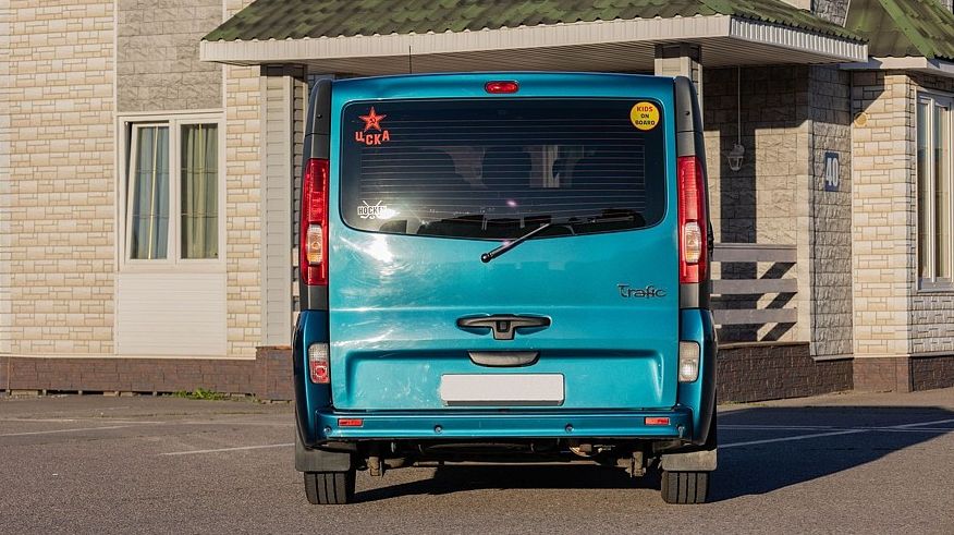 Renault Trafic II і Opel Vivaro I з пробігом: де шукати наскрізну корозію і чому не гріє пічка