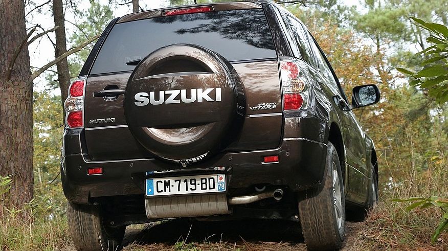 Suzuki Grand Vitara III з пробігом: важіль, що втрачає шарові, і озеро в салоні