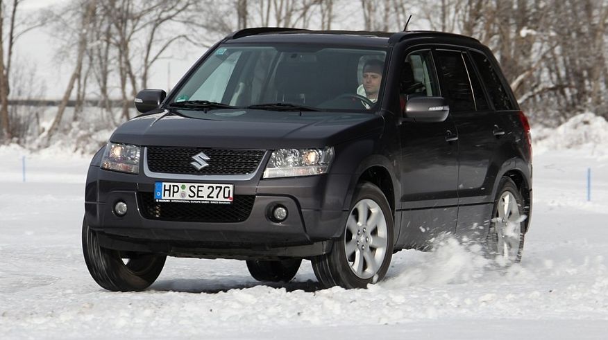 Suzuki Grand Vitara III з пробігом: важіль, що втрачає шарові, і озеро в салоні