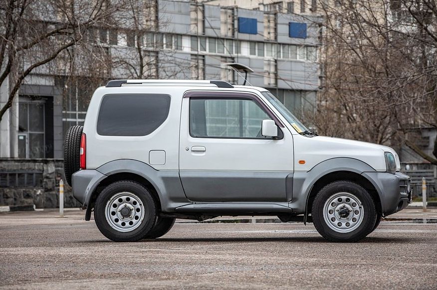 Suzuki Jimny III c пробігом: зовнішній блиск, пухка корозія і діагностика молотком