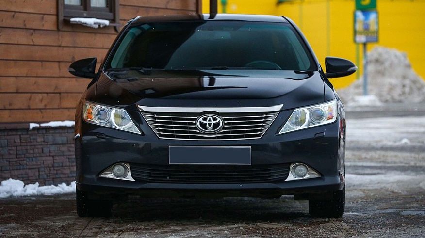 Toyota Camry XV50 з пробігом: щоправда якісні електрика з ходовою та надто потужний V6