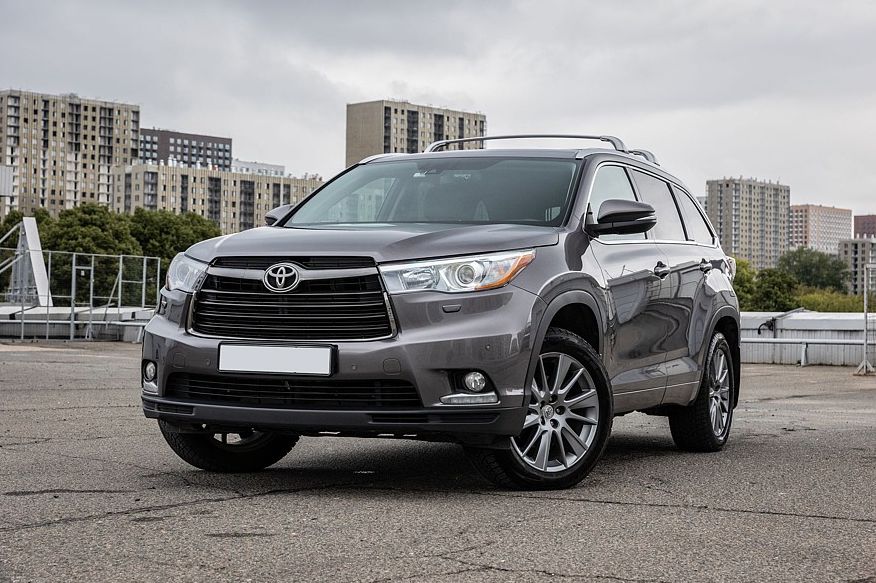 Toyota Highlander III (XU50) з пробігом: остерігайтеся потопельників і не влазьте в електрику