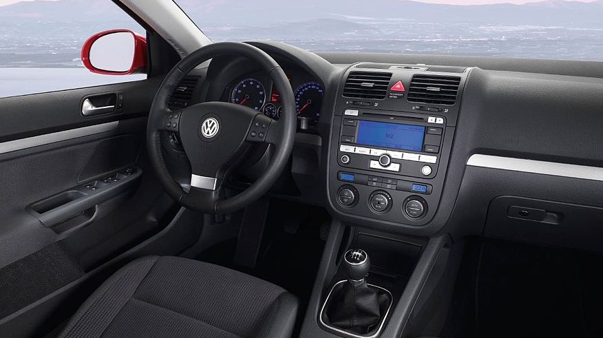 Volkswagen Golf V з пробігом: злий жарт оцинковки і той самий Вася