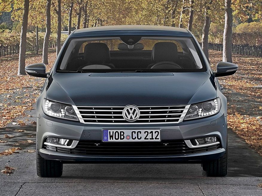 Volkswagen Passat CC I з пробігом: принади безрамкових дверей і кермо, що не крутиться