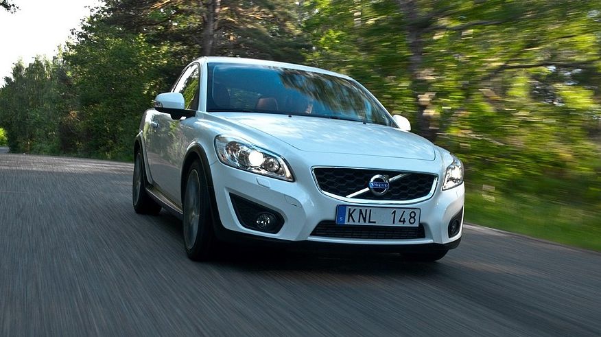 Volvo C30 з пробігом: невдала механіка та плаваючі холості оберти