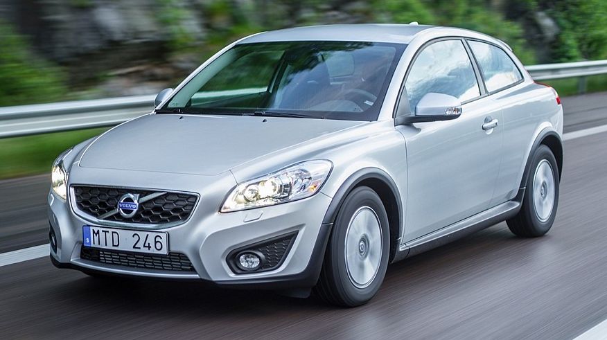 Volvo C30 з пробігом: невдала механіка та плаваючі холості оберти