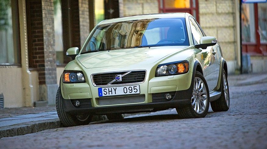 Volvo C30 з пробігом: «сліпі» фари та підшипники, що гинуть у воді