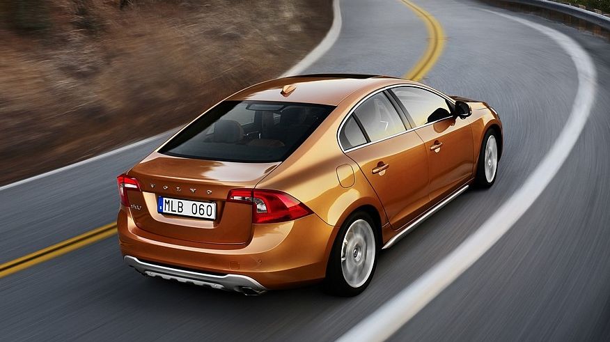 Volvo S60 II з пробігом: дорога оптика і проблемна електрика