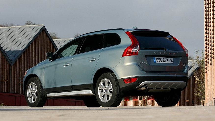 Volvo XC60 I з пробігом: дверима не грюкати, кнопки не тикати!