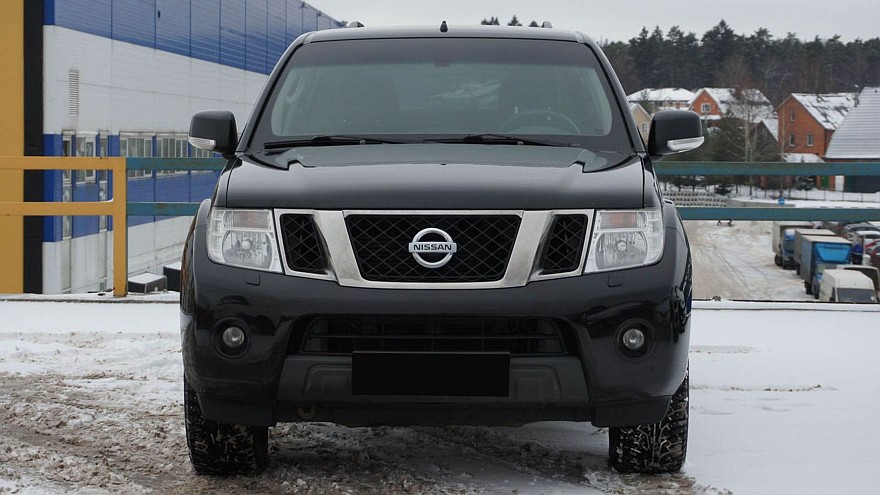 Цукерки: Nissan Navara 2011 року з пробігом 260 000 кілометрів від одного власника