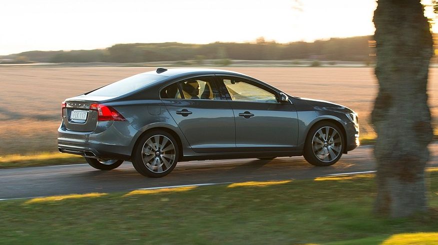 Volvo S60 II з пробігом: проблеми коробки-робота і мінуси високого форсування